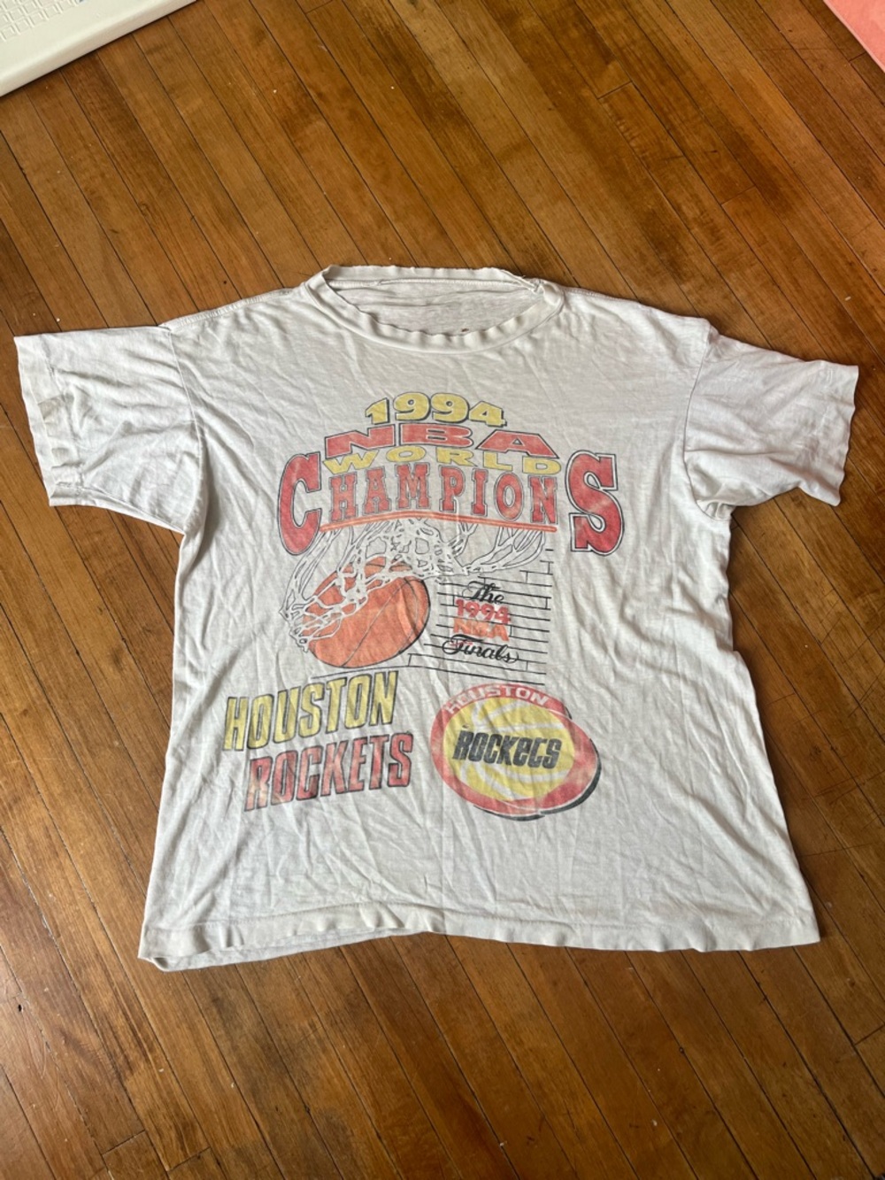Vintage 1994 World Champions Houston Rockets T-shirt